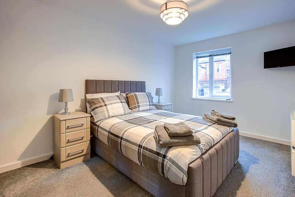 Sunderland Short Stays 2 Bedroom Apartment Free Parking Fulwell Sr6 Dış mekan fotoğraf