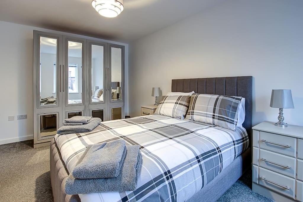Sunderland Short Stays 2 Bedroom Apartment Free Parking Fulwell Sr6 Dış mekan fotoğraf